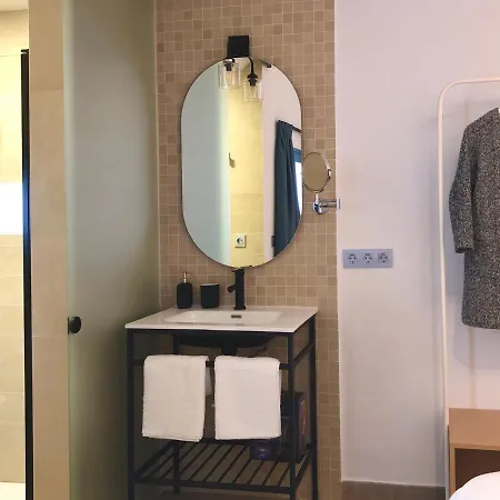 Апартаменты Patiodeluz - Stylish In Parraga 13 *